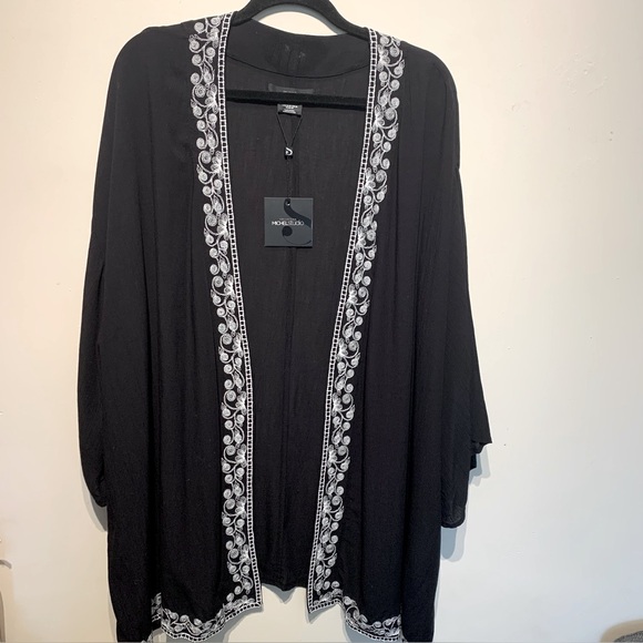 Michel Studio Tops - Lovely embroidered Kimono